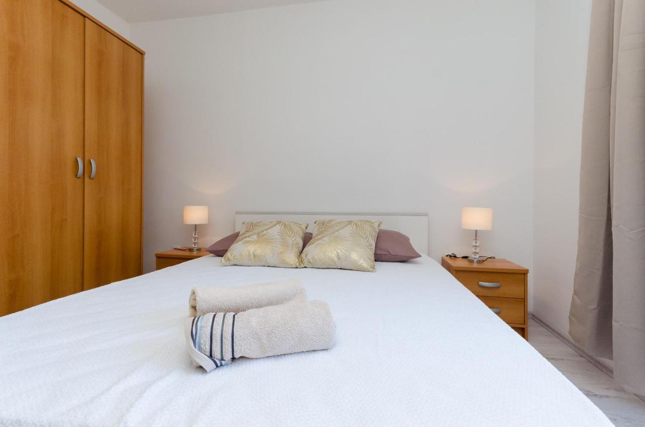 Apartments And Rooms Bianca Barbat na Rabu Exterior foto